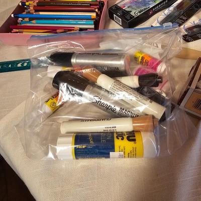 Assorted Art/Drawing Items  (S-JS)