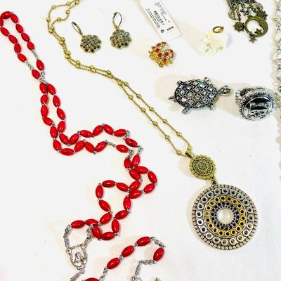 Contemporary costume jewelry lot
