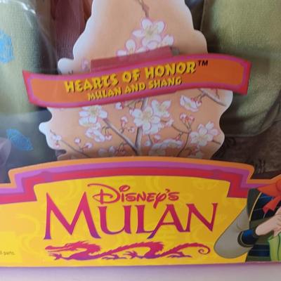 1997 Mattel Disney Mulan Hearts of Honor Mulan & Shang Doll Giftset 19019