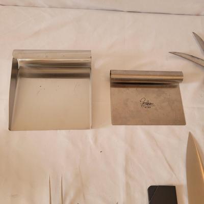 Kitchen Knives and More (K-CE)