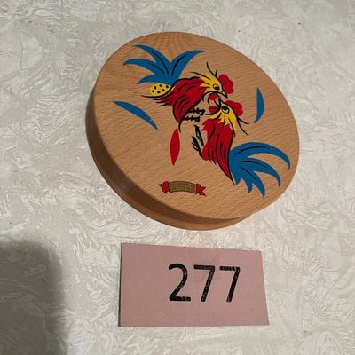 Rooster Cock fight Hamburger press