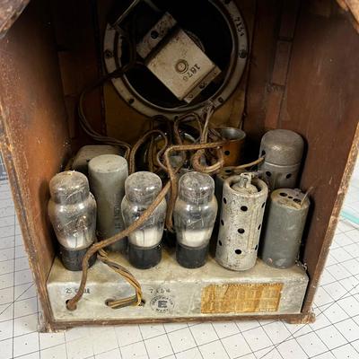 Antique Radio for Parts of Restoration 