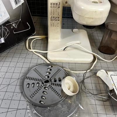 BOSCH Kitchen Machine With Accessories 