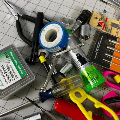 Tray of Misc. Hand Tools: Stripper, Crimper, Side Cutter and Wrench 