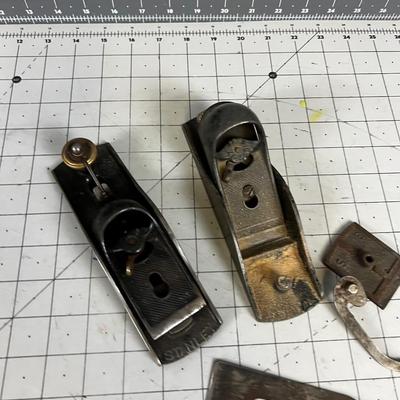 2 Small Wood Planes plus Parts 