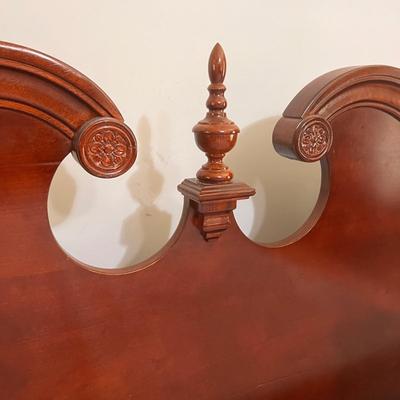 Antique Vntg. 4 Post Chippendale Style Queen Bed Frame