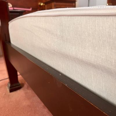 Antique Vntg. 4 Post Chippendale Style Queen Bed Frame