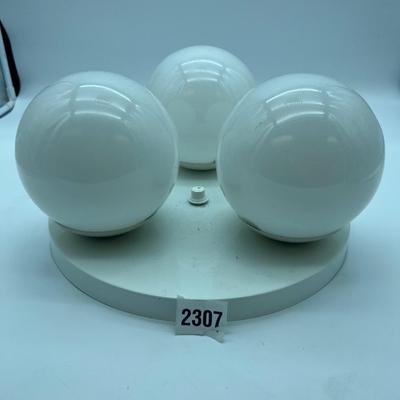 Light fixture