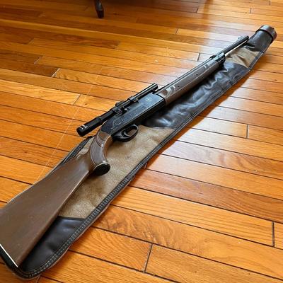 Crosman 2100 Classic BB Pellet Air Rifle w Scope & Case