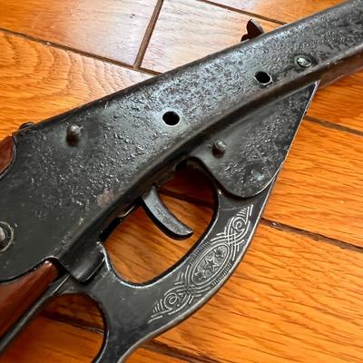 BB Air Rifle with New Box Crosman Pellets