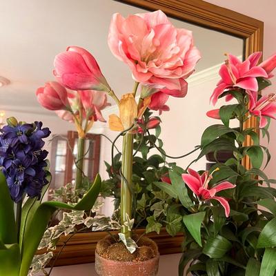 Lot Decorative Potted Dried Flowers