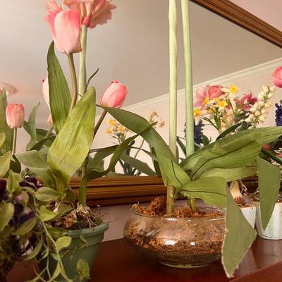 Lot Decorative Potted Dried Flowers