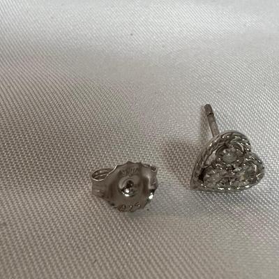 32 Pairs of 925 Earrings and More (B4-MK)