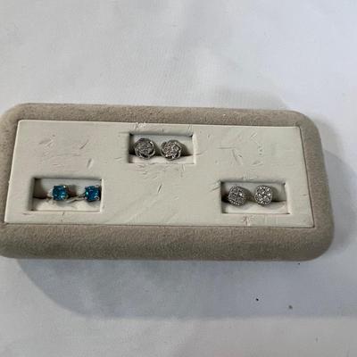 32 Pairs of 925 Earrings and More (B4-MK)