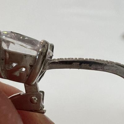 32 Pairs of 925 Earrings and More (B4-MK)