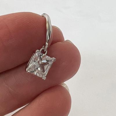 32 Pairs of 925 Earrings and More (B4-MK)