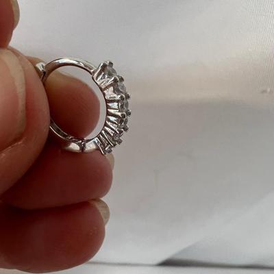 32 Pairs of 925 Earrings and More (B4-MK)