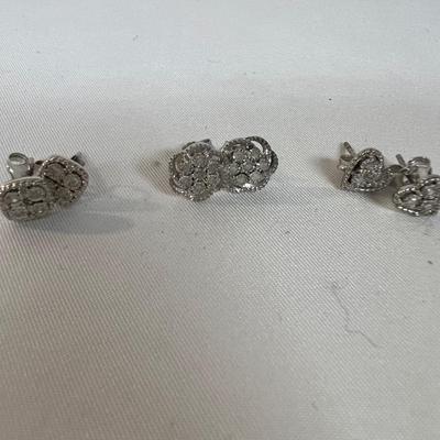 32 Pairs of 925 Earrings and More (B4-MK)