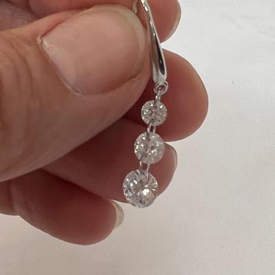 32 Pairs of 925 Earrings and More (B4-MK)