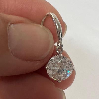 32 Pairs of 925 Earrings and More (B4-MK)