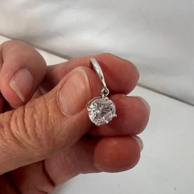 32 Pairs of 925 Earrings and More (B4-MK)