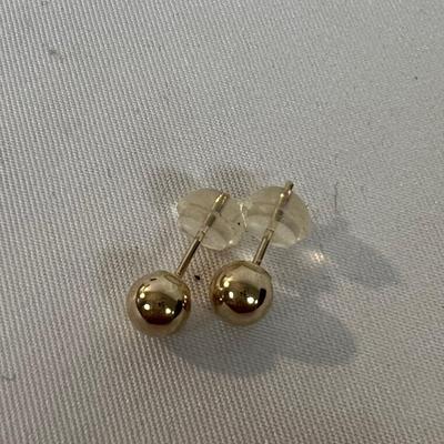 32 Pairs of 925 Earrings and More (B4-MK)