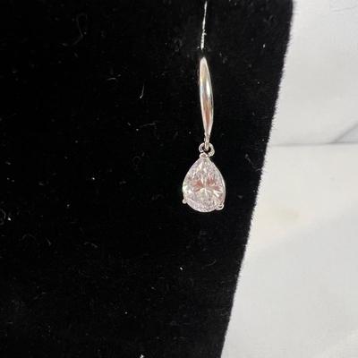 32 Pairs of 925 Earrings and More (B4-MK)