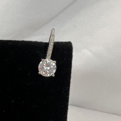 32 Pairs of 925 Earrings and More (B4-MK)