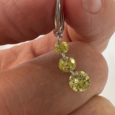 32 Pairs of 925 Earrings and More (B4-MK)