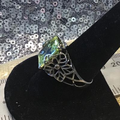 Vintage 925 Sterling Silver Peridot Stone Rectangle    Large Ring