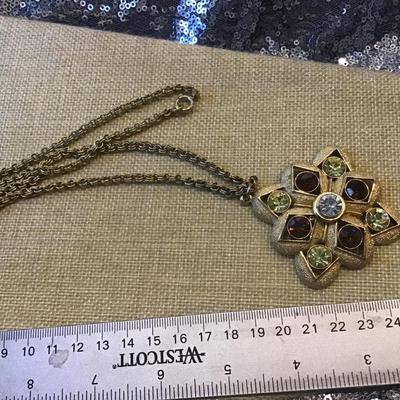 Large vintage, Sarah Coventry pendant necklace