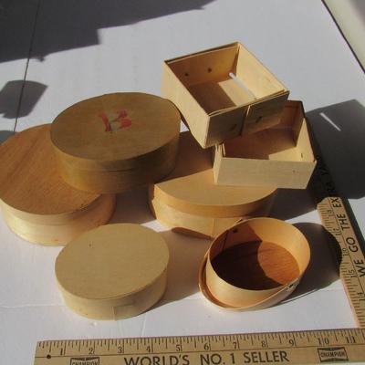 Lot 375: Lot of Small Wood Boxes For Crafting