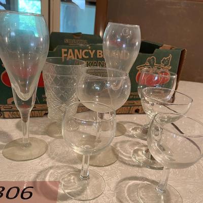 Mixed lot of stemware