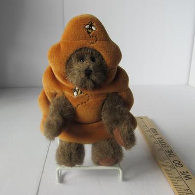 Lot 384:  Boyds Bears Bear in Bee Hive