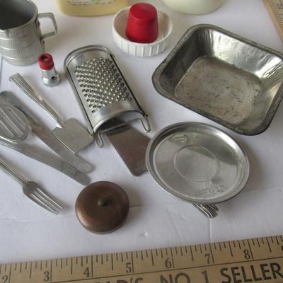 Lot 385: Lot of Kid's Aluminum/Tin Toys and Precious Moments Thermos