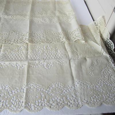 Lot 391:  Lot of Plastic or Vinyl Tablecovers