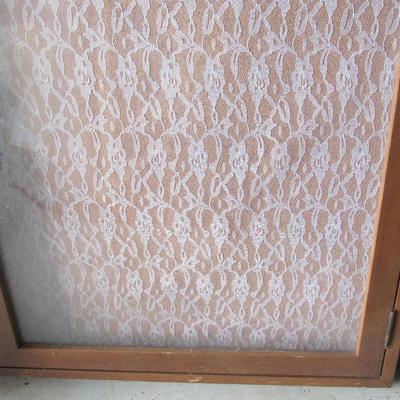 Lot 397:  Large Tabletop Lockable Display Case