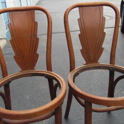 Lot 405:  Set of 3 Matching Fancy Back Antique Chairs