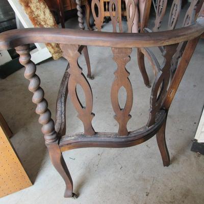 Lot 414: Nice Settee Frame For Refinishing, Owl Slats on Back
