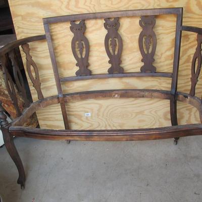 Lot 414: Nice Settee Frame For Refinishing, Owl Slats on Back