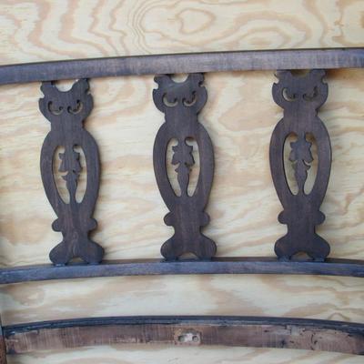 Lot 414: Nice Settee Frame For Refinishing, Owl Slats on Back