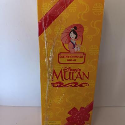 Satiny shimmer Mulan Barbie Doll #19432 DISNEY Movie Figure 1996 -19432