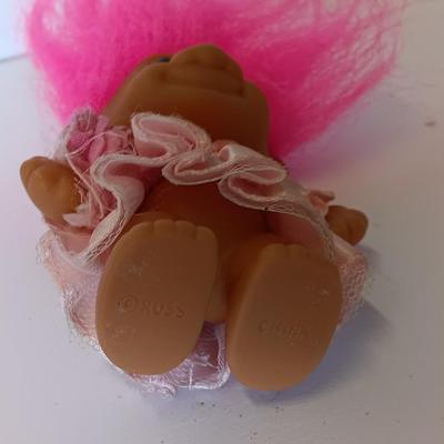 He loves her buns!  Pink haired troll dolls - Boy with I love your buns sign and girl in dress