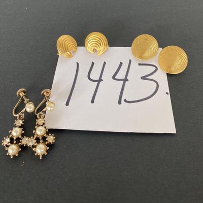Vintage Clip On Earrings
