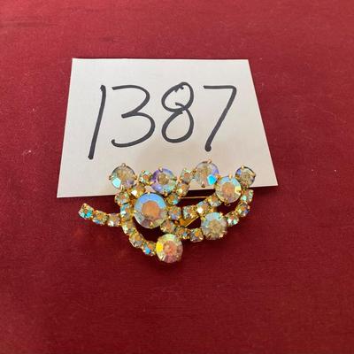 Beautiful Vintage Brooch
