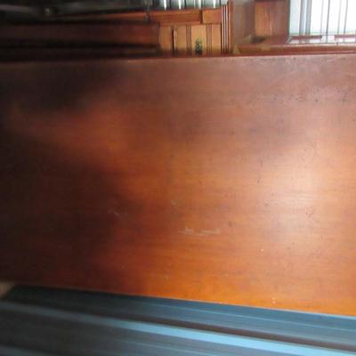 Lot 423:  Vintage Table With 4 Detatched Legs