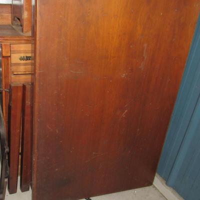 Lot 423:  Vintage Table With 4 Detatched Legs