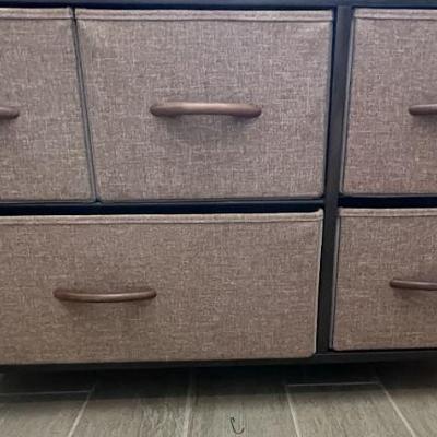 Lot 3 - 5 drawer bench/cabinet