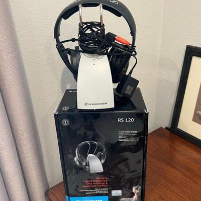 Lot 57 - Sennheiser RS120 headphones