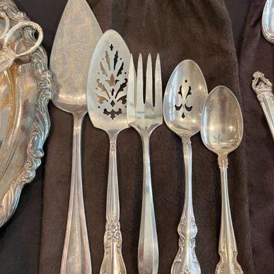 Lot 75 - 5 silver plate utensils